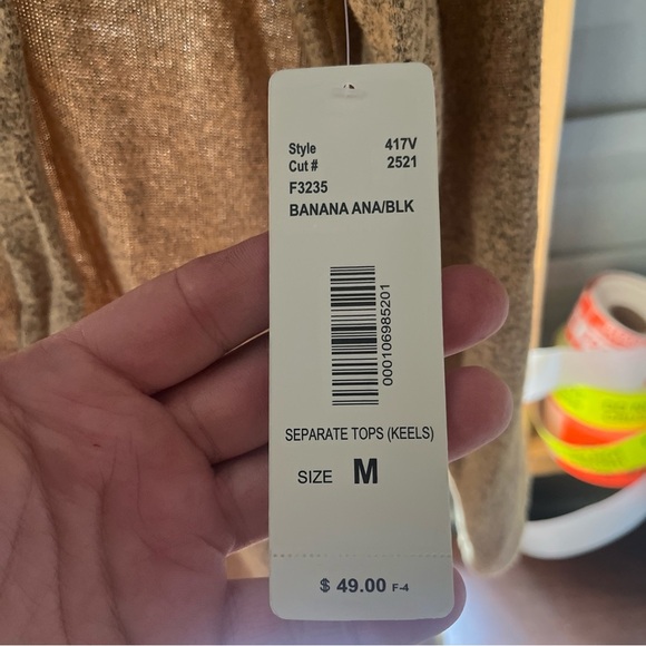 Never Forty Two Women’s Size Medium Long Sleeve Shirt Light Weight Brown New - Picture 9 of 9